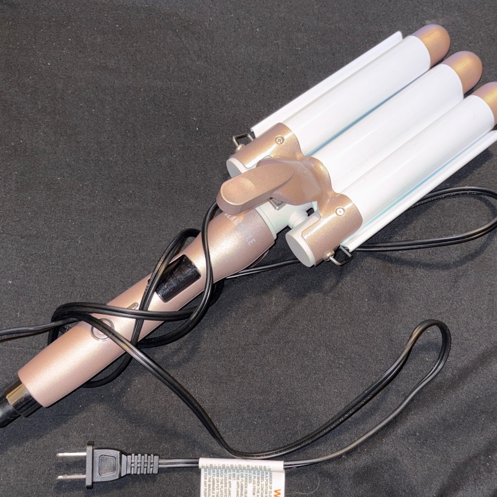 Triple Barrel Hair Waver in Pink and White